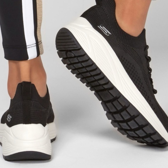 Skechers BOBS Women’s Sparrow 2.0- Allegiance Crew Sneake - Picture 2 of 14